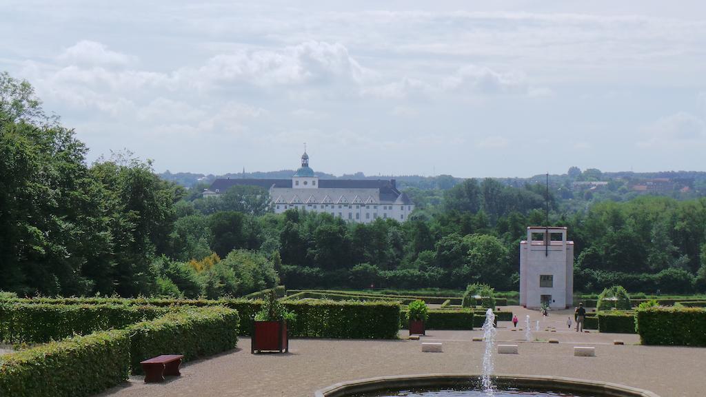 Hinter Dem Schloss